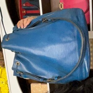 122. LV Epi Blue Sold As Is Desc In Live No Cancel/returns